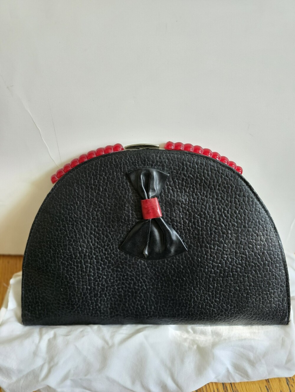 Vintage Pebbled Leather Purse, Red Bakelite Accent Frame VG